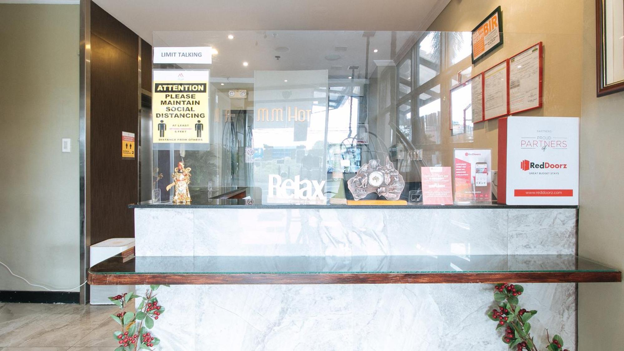 RedDoorz Plus near Bamboo Organ Las Piñas Exterior foto